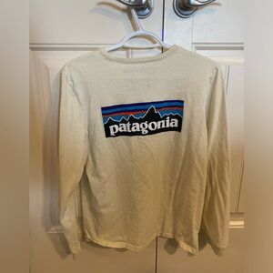 Patagonia womens Long sleeved P-6 logo Responsibili-tee.
